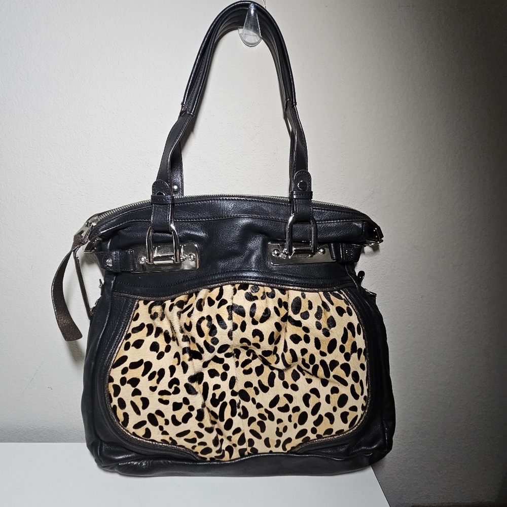 B Makoewsky black leather sachel shouder bag w Cheetah fur